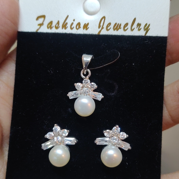 Pearl and Stones Set - Picture 2 of 5